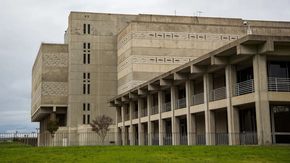 OC Jail – Men’s &amp; Women’s Central Jail Guide