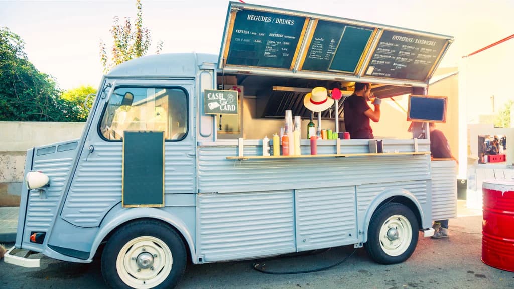 RagdollLiving’s Guide to Building a Successful Business on Wheels with Low Overhead