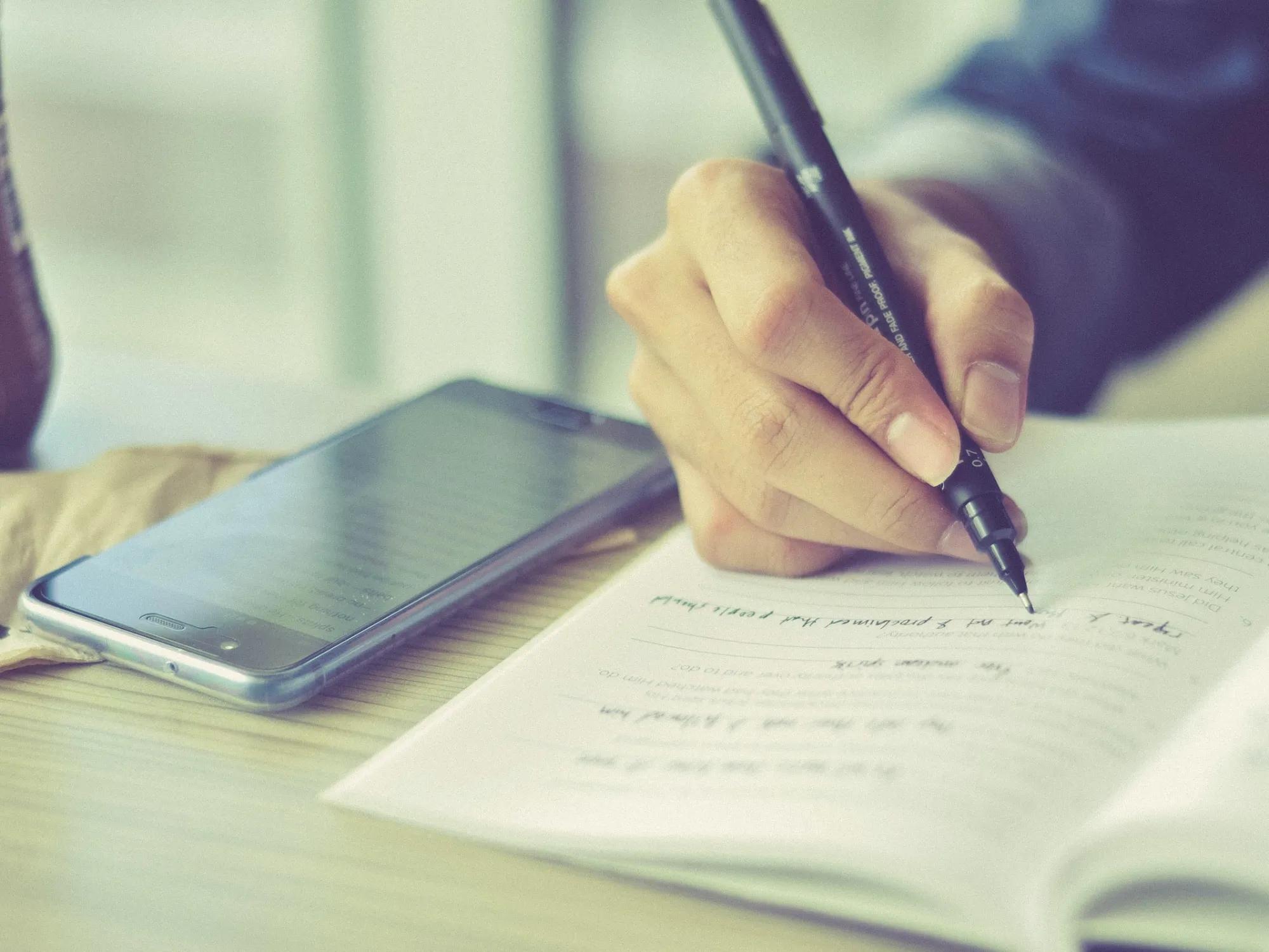 5 Amazing Ways to Find the Best Essay Writing Service Effortlessly