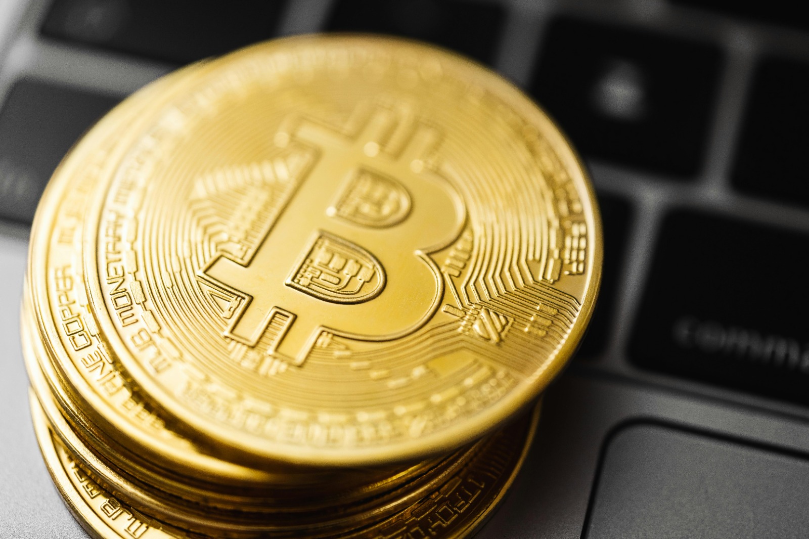 Comparing Fees of the Best Crypto Recovery Service Providers