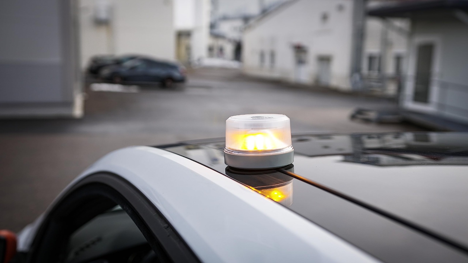 Effektive Nutzung der Warnleuchte V16: Sicherheit für Autofahrer