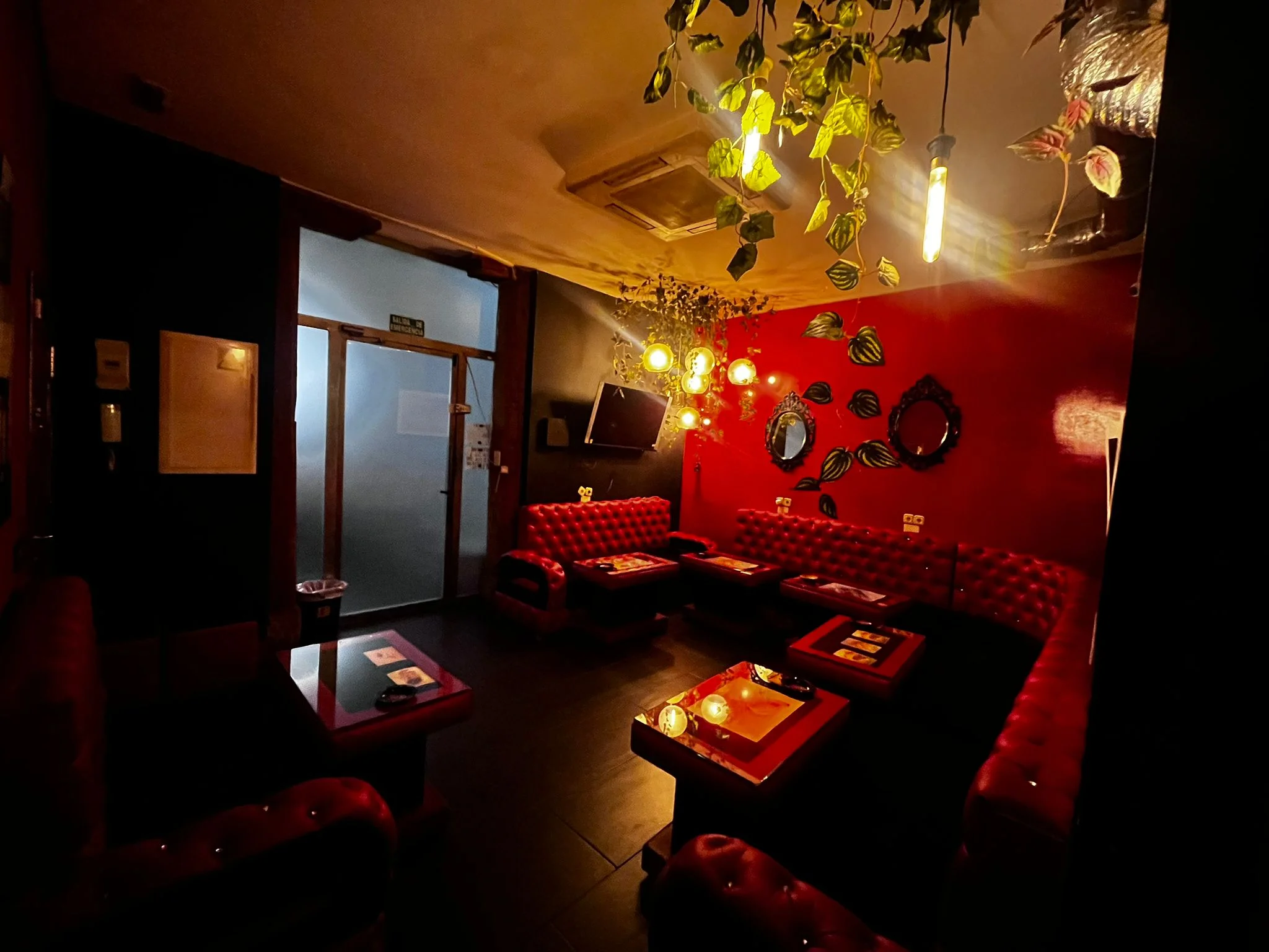 Weedmaps Madrid: Guide des Clubs Cannabis Incontournables